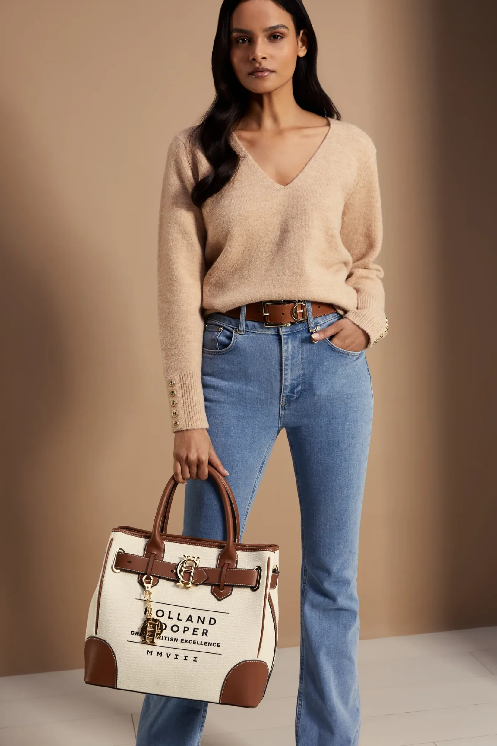 Holland Cooper Knitwear-Berkeley V-Neck Knit Camel
