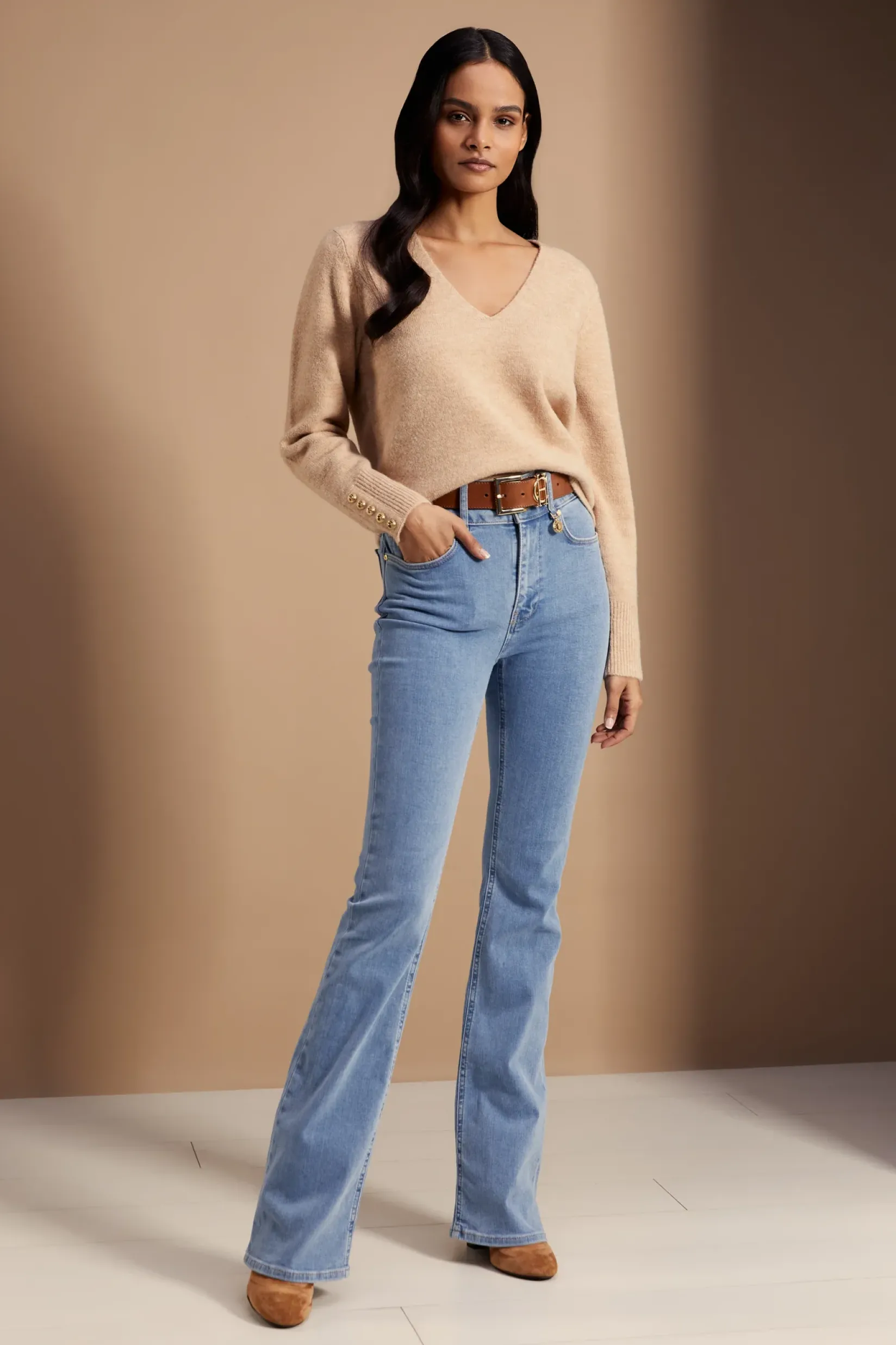 Holland Cooper Knitwear-Berkeley V-Neck Knit Camel