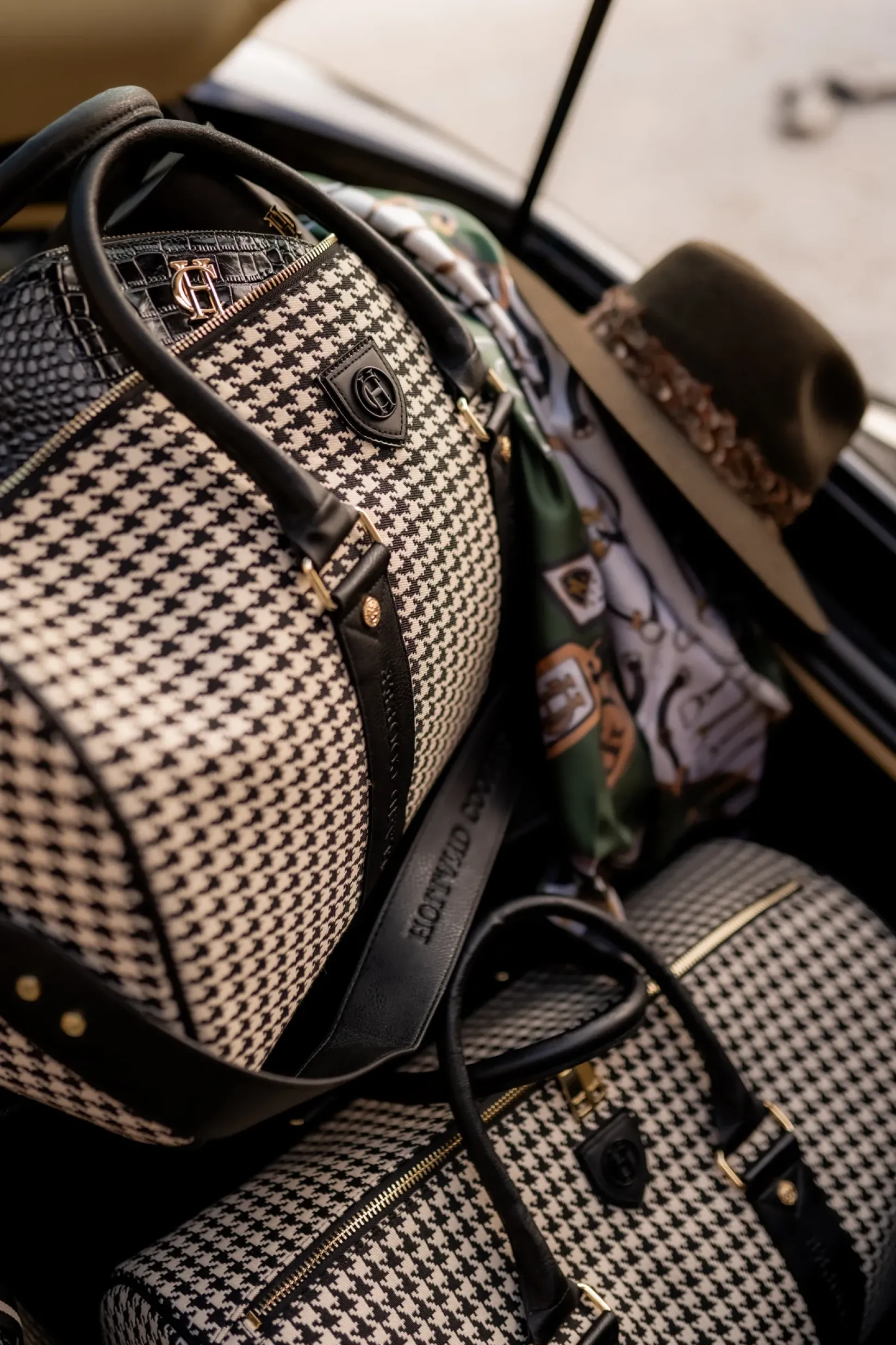 Holland Cooper Gifts For Her|The Perfect Gesture-Regency Holdall Ecru Houndstooth