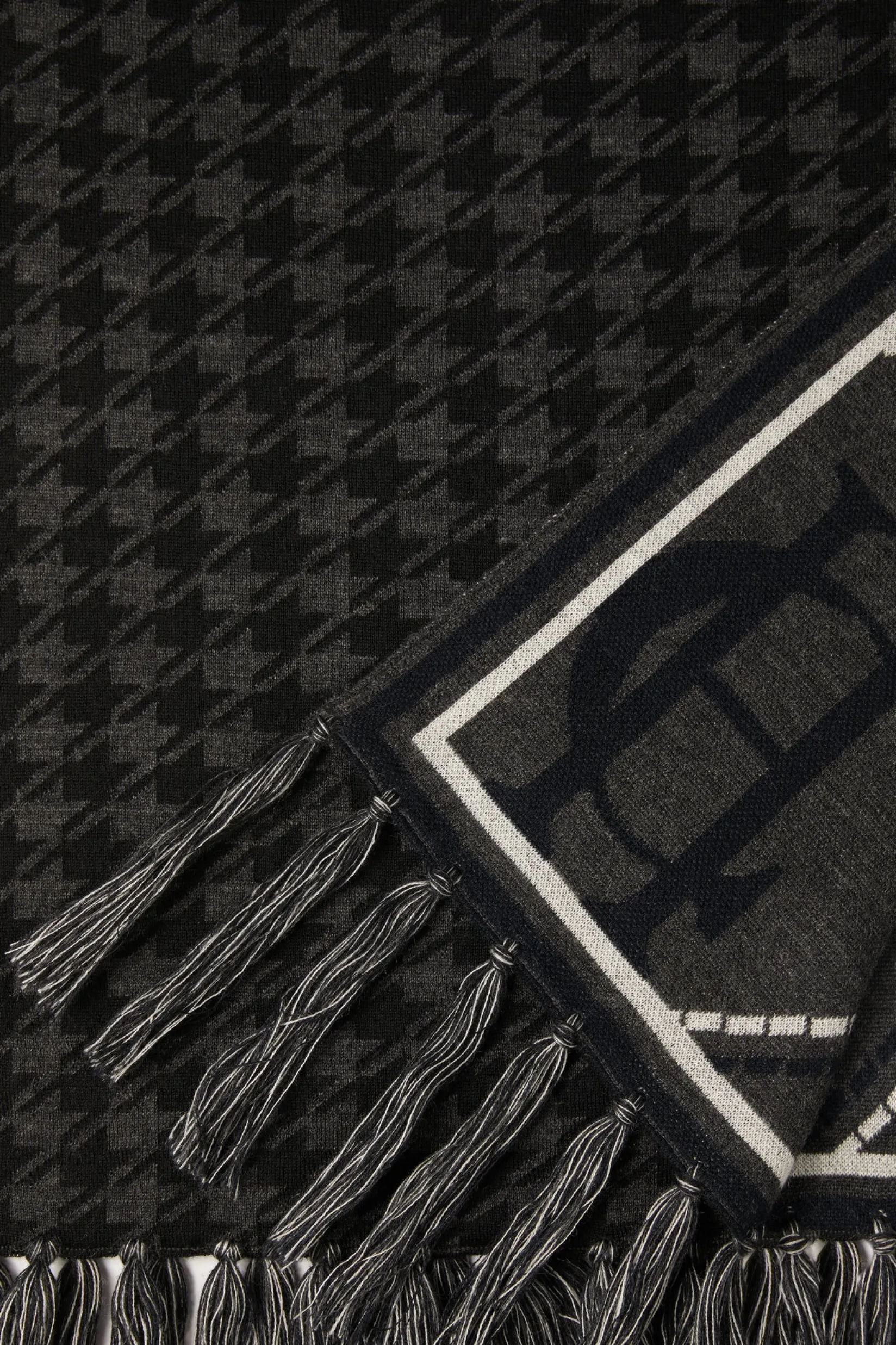 Holland Cooper Scarves|Scarves-Reversible Monogram Scarf Charcoal Houndstooth